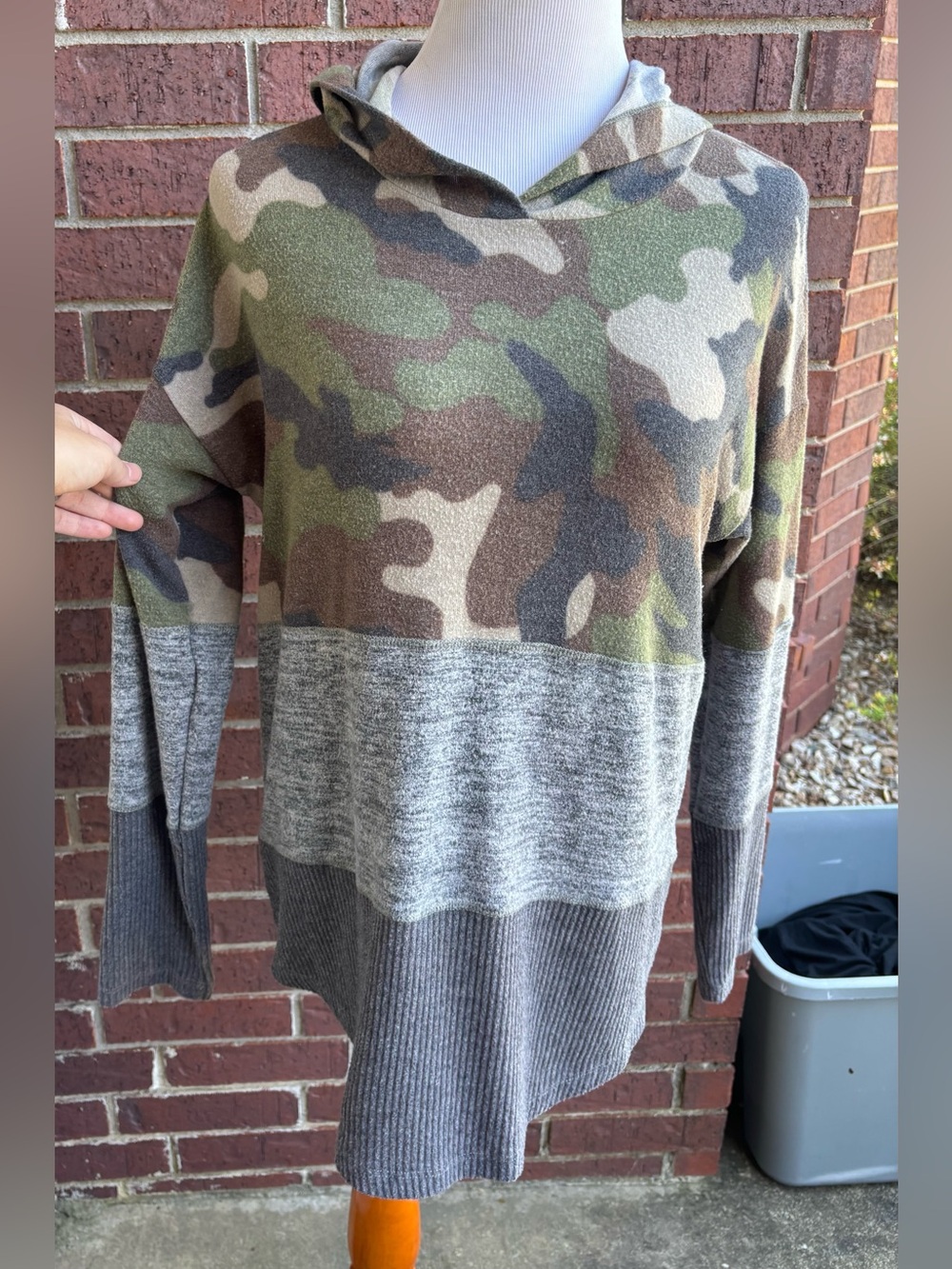 Hem & Thread Camo Hooded Pullover in Green, Brown & Gray